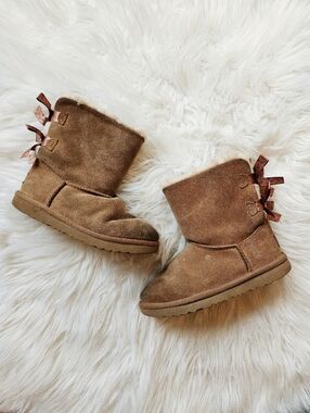 UGG Bailey Bow II Kids Little Girl Space Planet Chestnut Suede Leather Boots 2